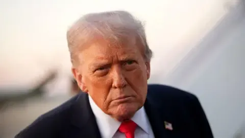 Trump and Xi Jinping Prepare to Gather in the Republic of Korea while the Social Media Platform Deal Receives Approval